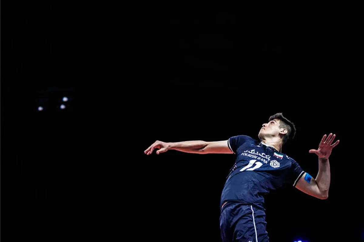 مقابل آمریکا دنبال پیروزی هستیم/ معروف به بازیکنان جوان کمک می‌کند