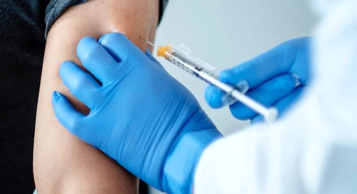تکیمل روند واکسیناسیون در استان قم با تزریق دز دوم واکسن کووید 19