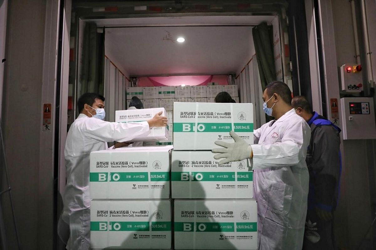 یک میلیون واکسن چینی طی روزهای آتی وارد کشور می شود/ تامین 7.5 میلیون دوز واکسن تولید داخل تا پایان تیرماه/ اعلام نتایج بررسی وزارت بهداشت در قبال واکسن ایرانی تا دو روز دیگر