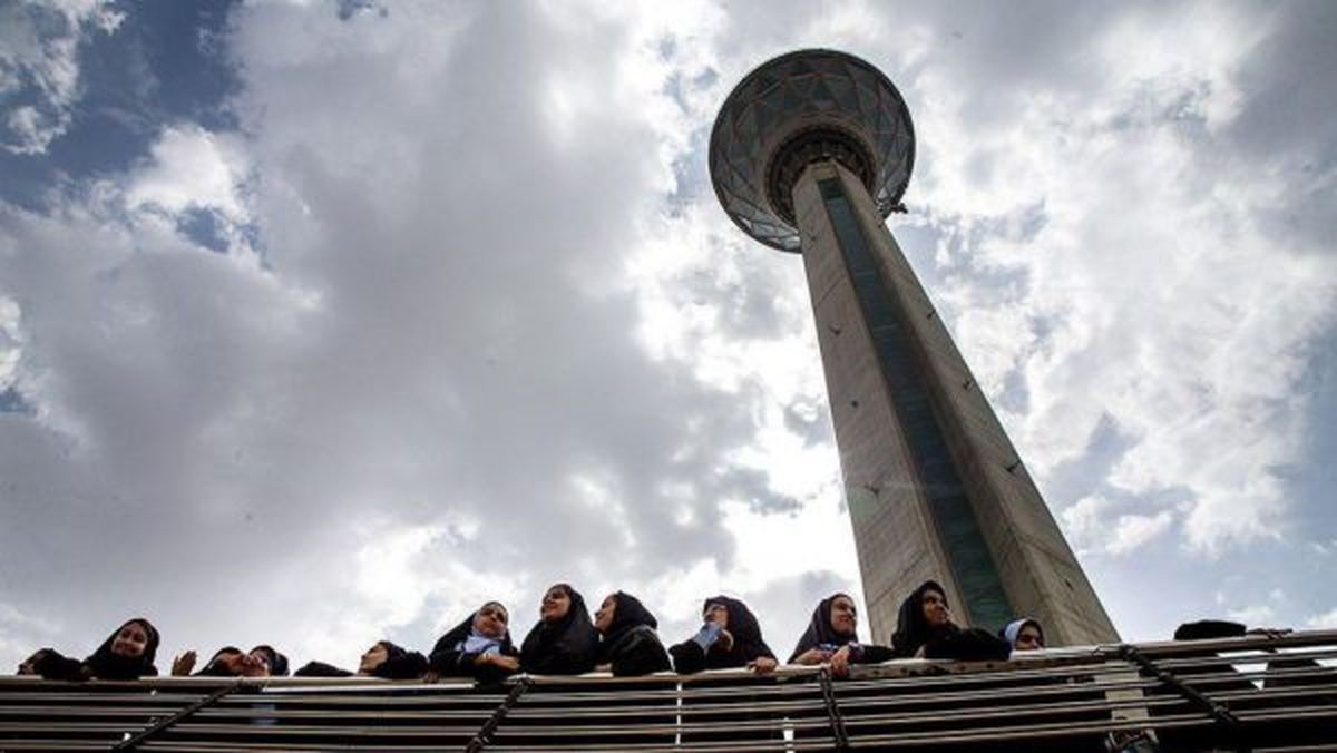 بازدید رایگان دختران از برج میلاد و تخفیفهای گردشگری به مناسبت روز دختر