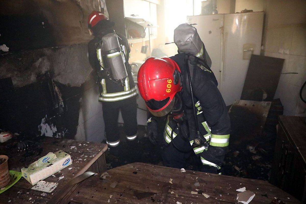 ١٥ نفر از حریق ۲ مجموعه مسکونی در مشهد نجات داده شدند