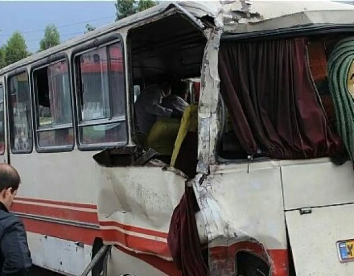 ۲۶ زخمی و کشته در تصادف مینی بوس با تریلر در اندیمشک