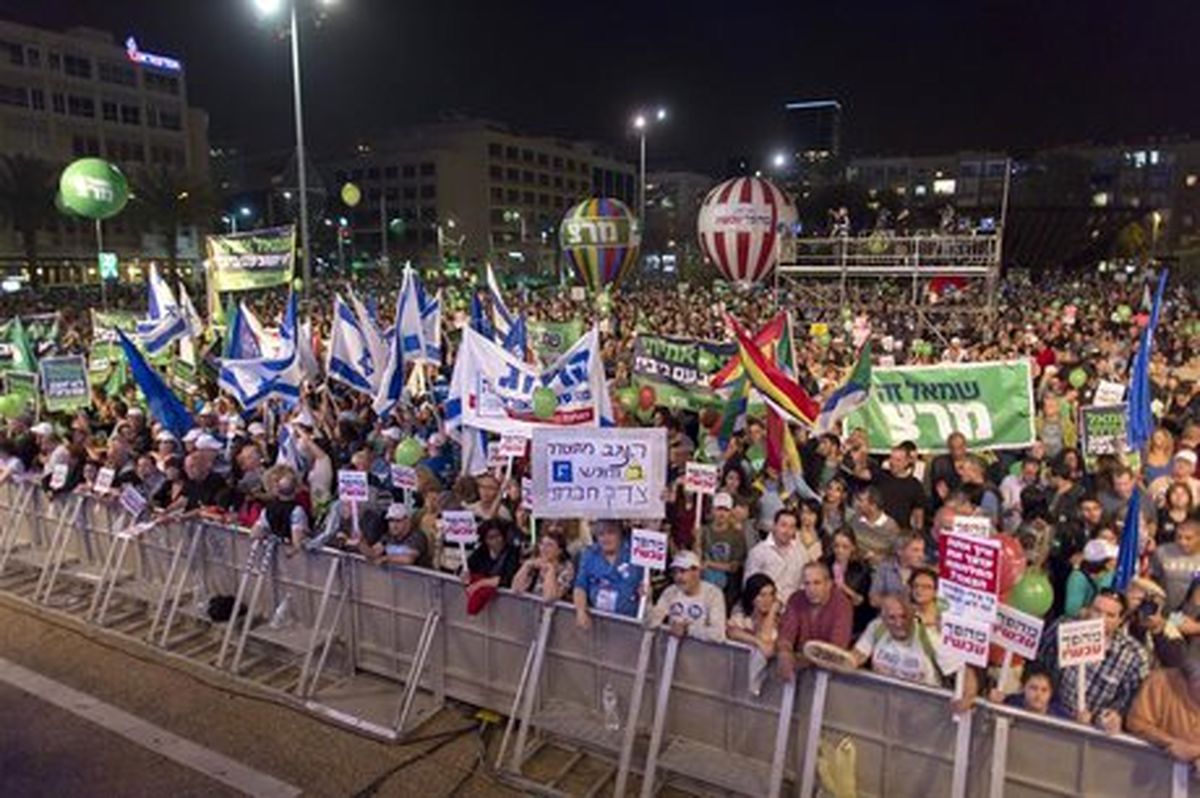مخالفان نتانیاهو پایان نخست وزیری وی را جشن گرفتند