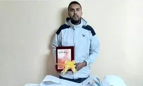 نامه ۱۰۰ متری جوان بیکار به نخست وزیر تونس/ عکس