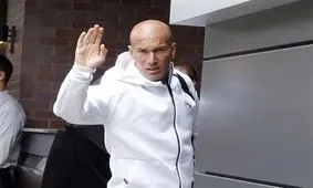 درگیری لفظی زیدان با یک خبرنگار اسپانیایی در تعطیلات تابستانی/ عکس