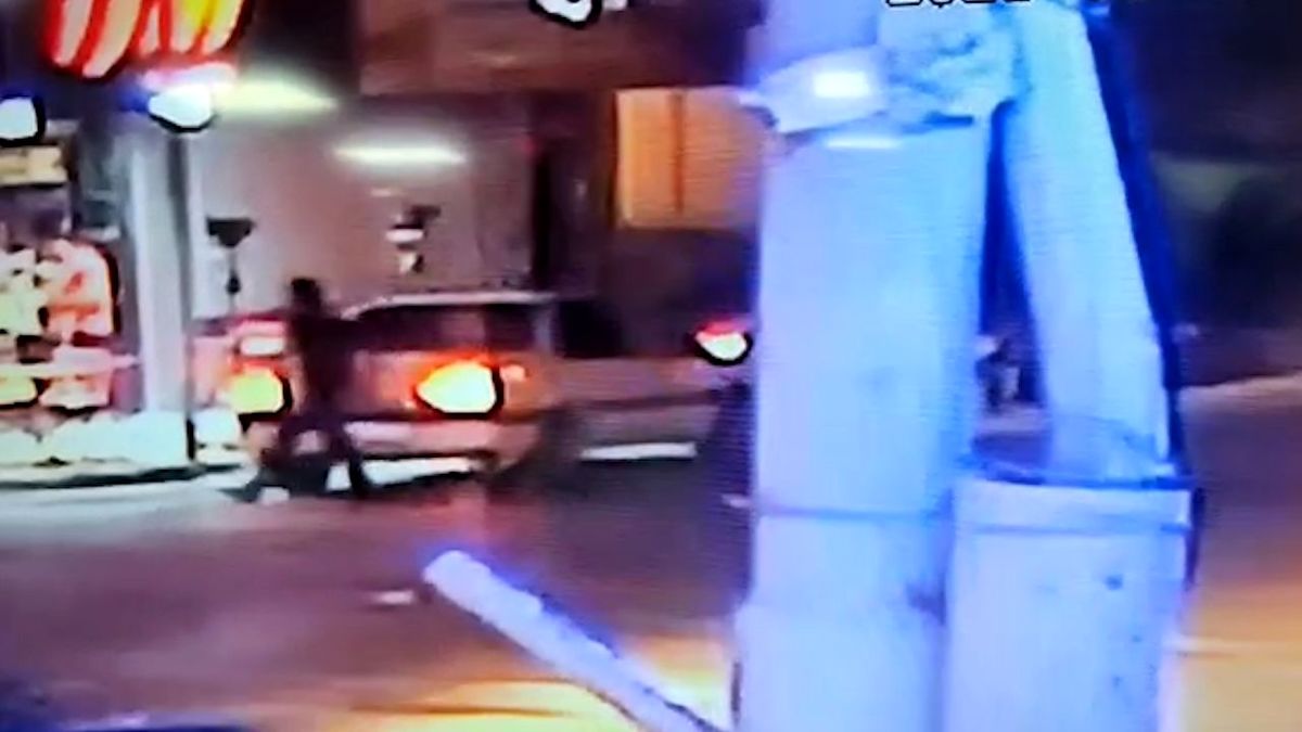 لحظه سرقت پژو 405 در چند ثانیه در آبادان/ ویدئو