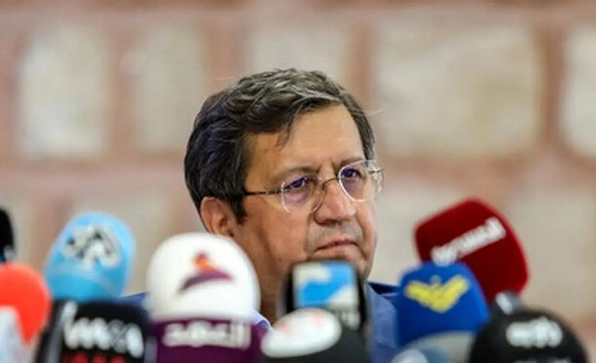 همتی: نمی شود کشور را با تهاتر اداره کرد/ خوشحال می شوم که آقای مهرعلیزاده به من کمک کند