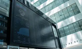 انتظارات تورمی درباره قیمت دلار موجب رشد سال گذشته بورس شد/ بورس حباب ندارد