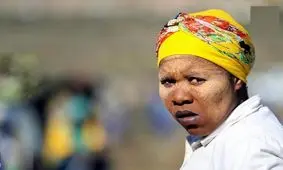 هجوم شکارجیان الماس به یک روستا/ تصاویر