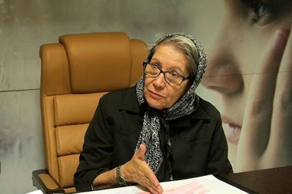 مینو محرز: اثربخشی واکسن ایرانی بیشتر از واکسن چینی است