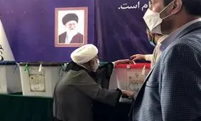 حضور آیت الله احمد جنتی در پای صندوق رای/ ویدئو