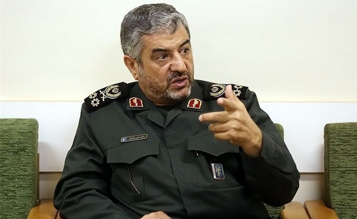 مردم دچار سرخوردگی شدهاند که بخشی از آن تقصیر خودشان است/ ٨ سال پیش به فرد دقیقی رای ندادند