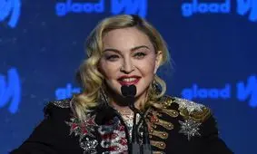 مدونا در مسجد نصیرالملک/ خدا نزدیک است