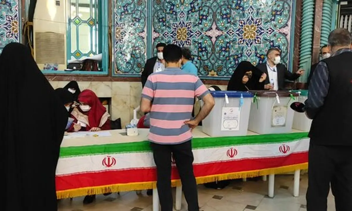 کشیده شدن صف رای دهندگان محله شریعتی از حسینیه ارشاد به خیابان های اطراف/ ویدئو
