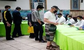 رأی دادن با شلوارک در شعبه اخذ رأی!/ عکس