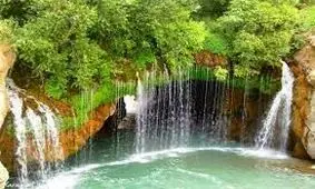 نجات نوجوانی از رودخانه آب ملخ