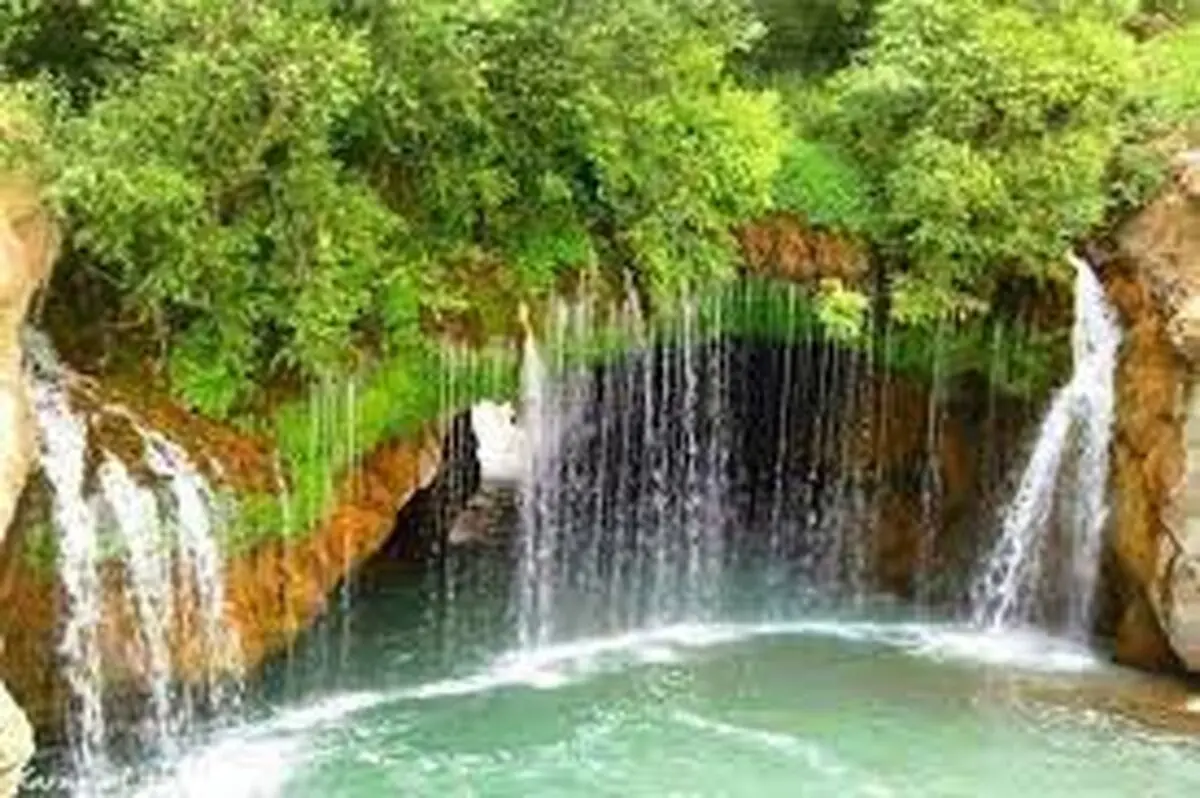 نجات نوجوانی از رودخانه آب ملخ