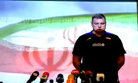 دیدار با روسیه یک قدم رو به جلو بود/ بازیکنانم نیاز به زمان دارند