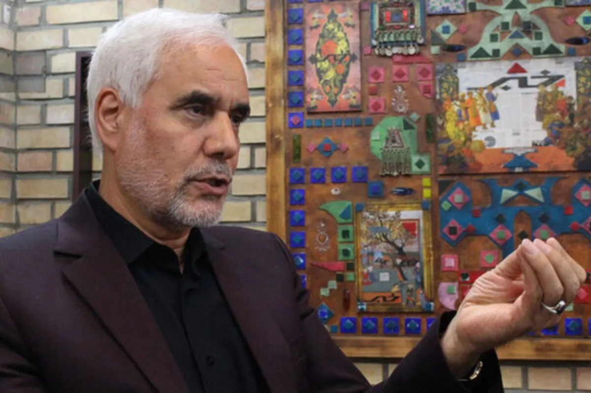 چطور به خود اجازه می دهید برای نامزدها خط و نشان بکشید