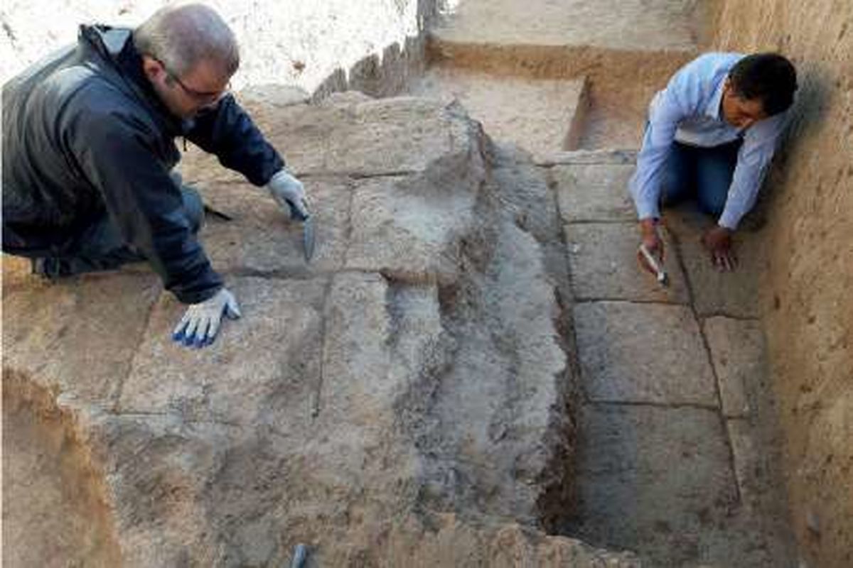 تاکنون ۸هزار شیء تاریخی از تپه‌های باستانی قم کشف شده‌است