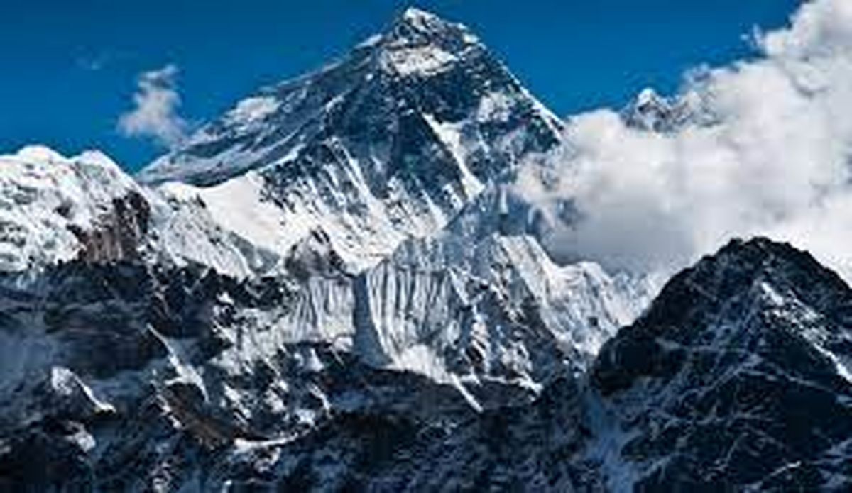 صعود نخستین نابینای آسیایی به قله اورست/ ویدئو