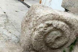 کشف دو مجسمه سنگی قدیمی در شوط