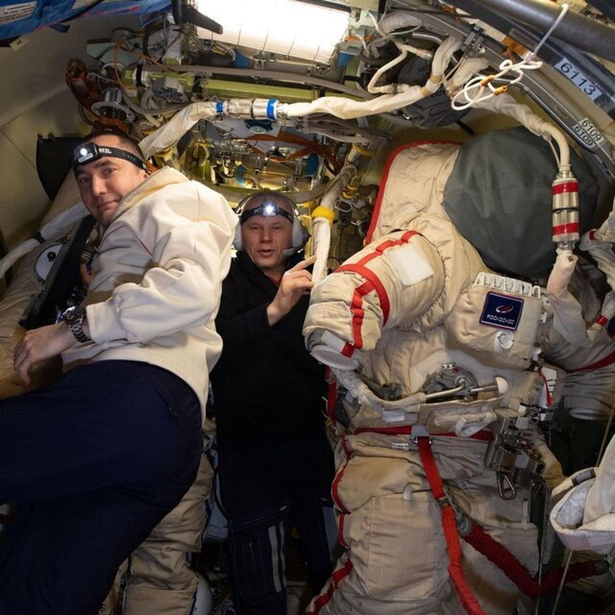 پیاده‌روی فضایی ۲ فضانورد روس