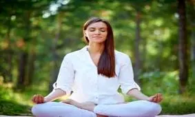 یوگا و فواید آن برای سلامت بدن و درمان بیماری‌ها