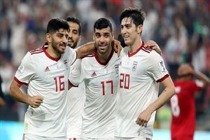 ایران ۳ - هنگ کنگ یک / ایران با پیروزی به استقبال بحرین رفت/ هنگ کنگ اولین قربانی اسکوچیچ در راه صعود به جام جهانی/ ویدئو