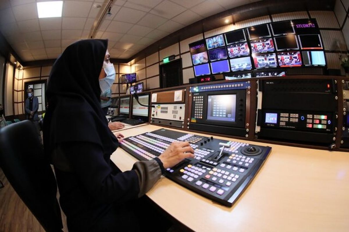 بازدید معاون صدا از استودیوهای ضبط برنامههای انتخاباتی در رادیو