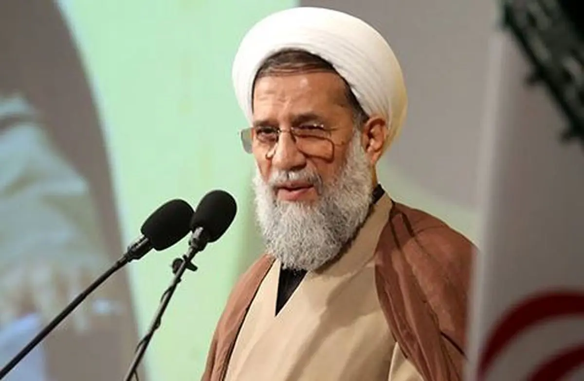 چراغ سبز نشان دادن به دشمن از نگاه امام(ره) گناه است