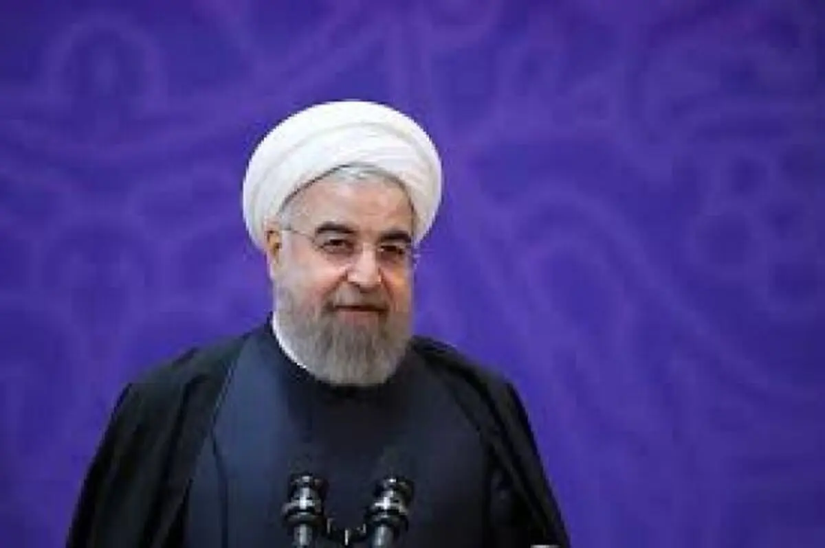چهره اخم آلود حسن روحانی در دو مراسم تحلیف و تنفیذ