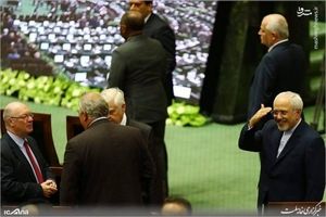 سلام نظامی ظریف در حاشیه مراسم تحلیف