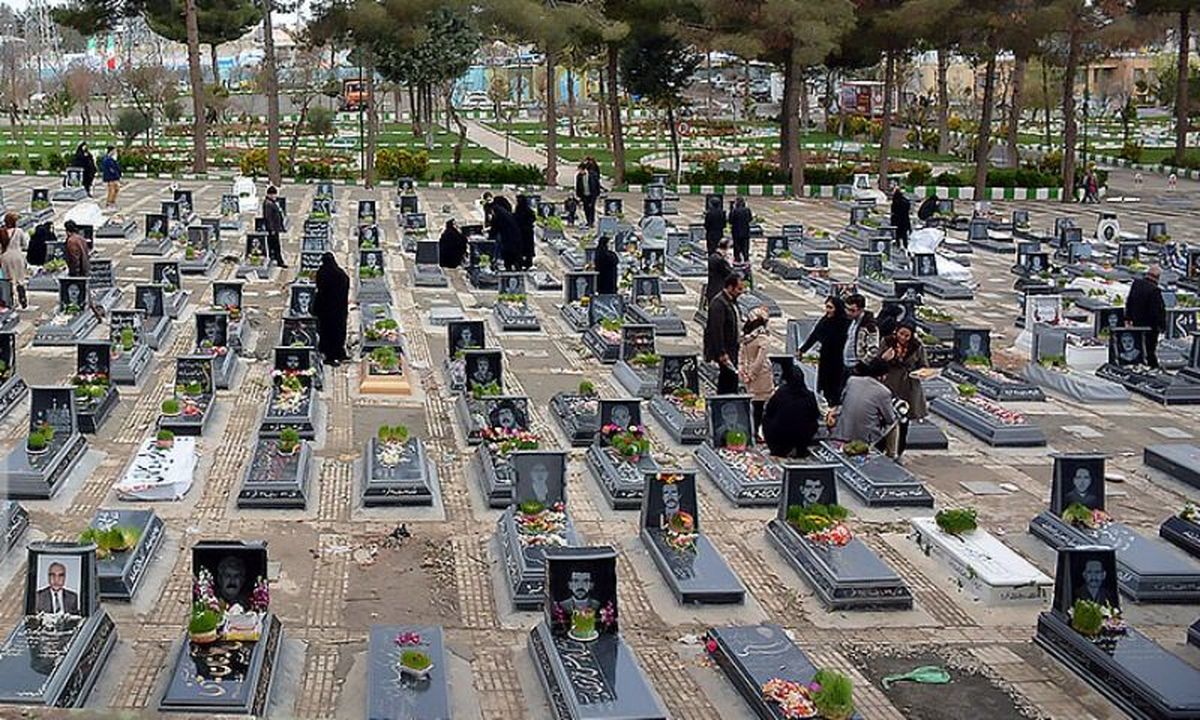 مصائب مردم از آرامستانی در قلب شهر/ آرامستان "بادرود" دیگر گنجایش دفن اموات را ندارد