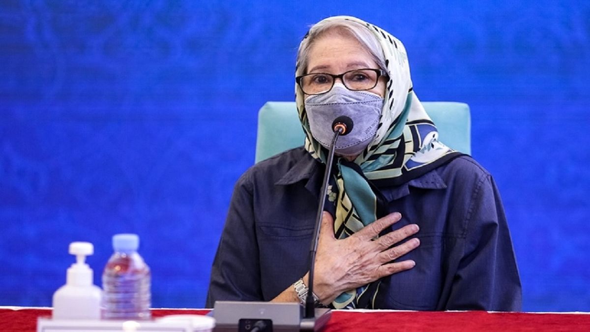 حالت آهنربایی در فرد واکسینه شده، جوک خنده داری است که از سوی ضد واکسنها منتشر شده/ مردم با پیروی از این افراد خود را به کام مرگ میکشانند