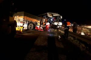 تصادف اتوبوس در جاده کوثر- سرچم یک کشته و ۲۹ مصدوم برجای گذاشت