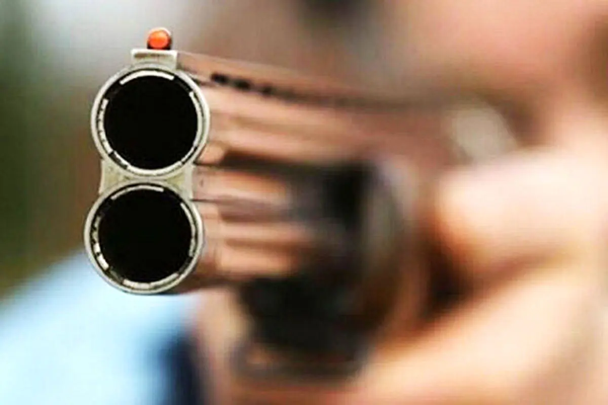 لحظه حمله وحشتناک اراذل به 2 کامیون سوار در کرمان/ ویدئو