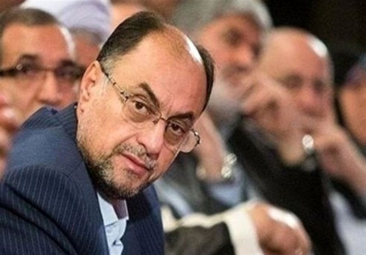 آقای وحید حقانیان! این حرکت خسارتبار را ترک کنید