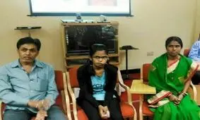 خروج تومور ۲۸۰ گرمی از صورت دختر هندی