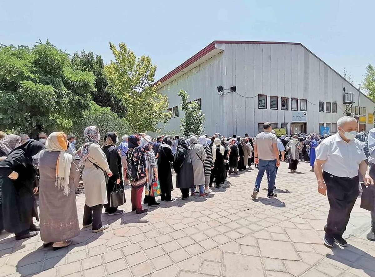 علت ازدحام در مراکز واکسیناسیون / بدون نوبت مراجعه نکنید