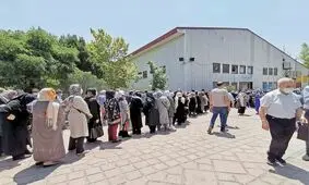 علت ازدحام در مراکز واکسیناسیون / بدون نوبت‌ مراجعه نکنید