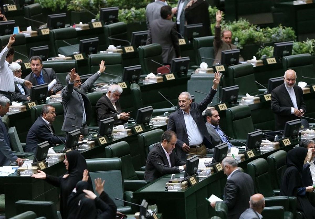 طرح جدید مجلس: ممنوعیت مذاکره مقامات ایرانی با آمریکایی‌ها