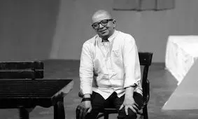 بازیگرِ مردی که امشب داستان زندگی شخصی‌اش را در تلویزیون تعریف می‌کند