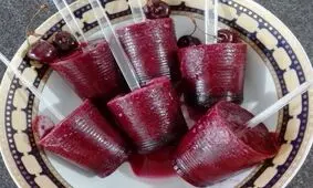 تهیه بستنی یخی آلبالویی، سریع و ساده