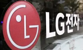 چرا فروشگاه‌های ال جی گوشی‌های سامسونگ و آیفون می‌فروشند؟