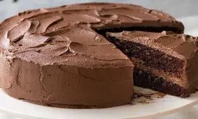 کیک را اینگونه برش بزنید به همه می رسد/ویدئو