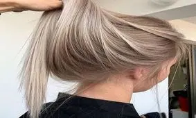 خانم‌ها با این اشتباه رنگ موهایتان را نابود نکنید!