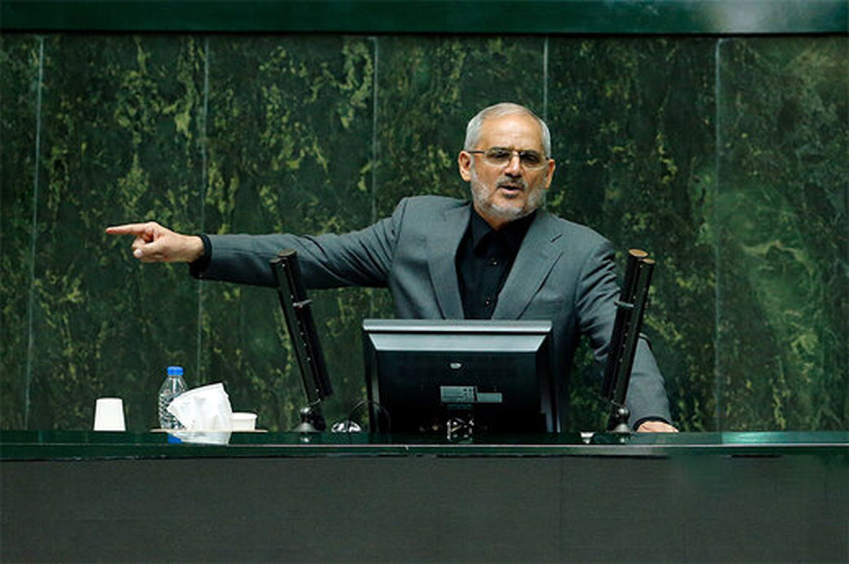 حاجی میرزایی: دانشآموزان را مهرماه به مدرسه میآوریم