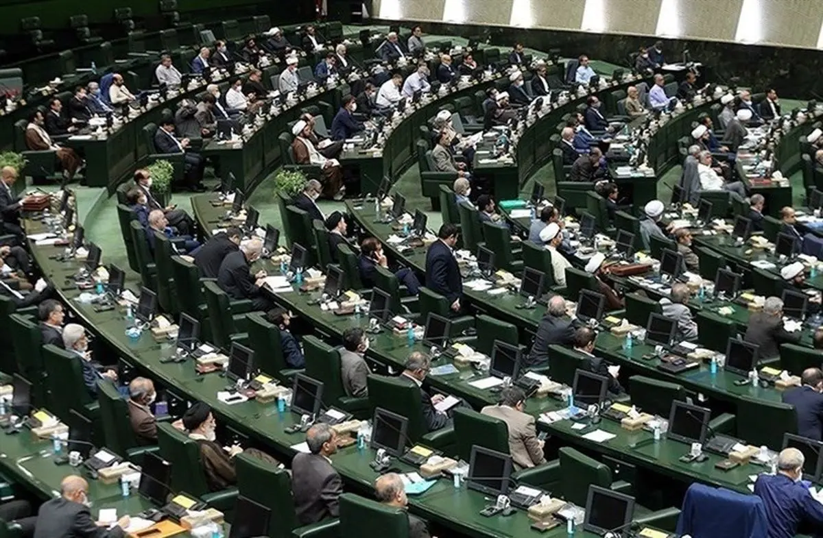 شکایت ۳۴ نماینده از رئیس‌جمهور به‌دلیل نقض یک قانون