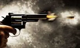 مردی جلو شورای حل اختلاف جیرفت به همسرش شلیک کرد